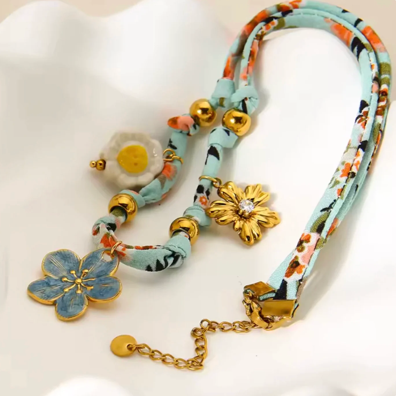 Floral Pendant Necklace